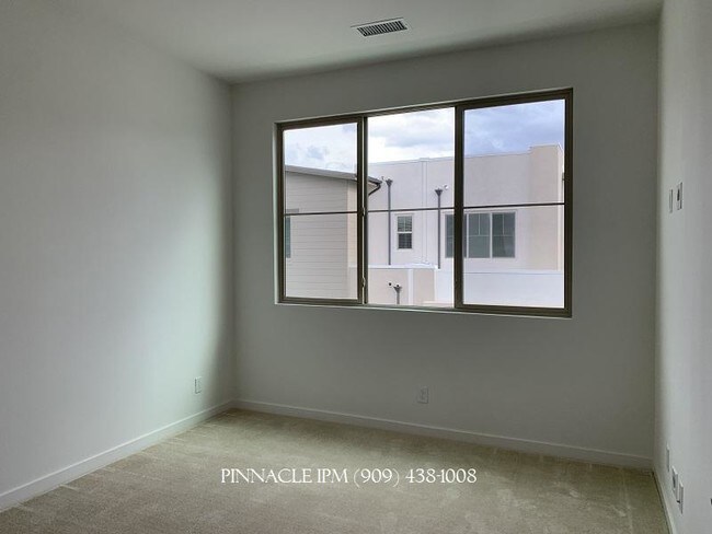 Building Photo - 126 Modjeska