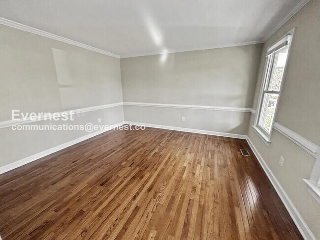 Building Photo - 10401 Bristol Ct