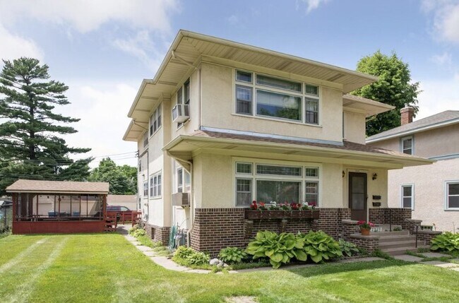 Foto del edificio - 3923 Upton Ave N