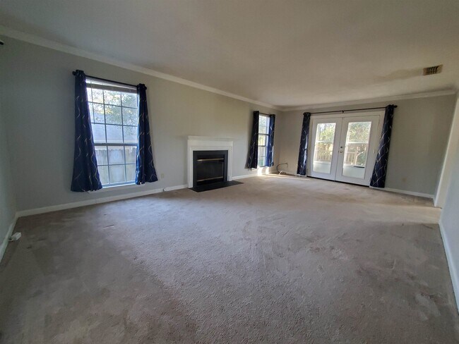 Building Photo - 6730 Layton Ct
