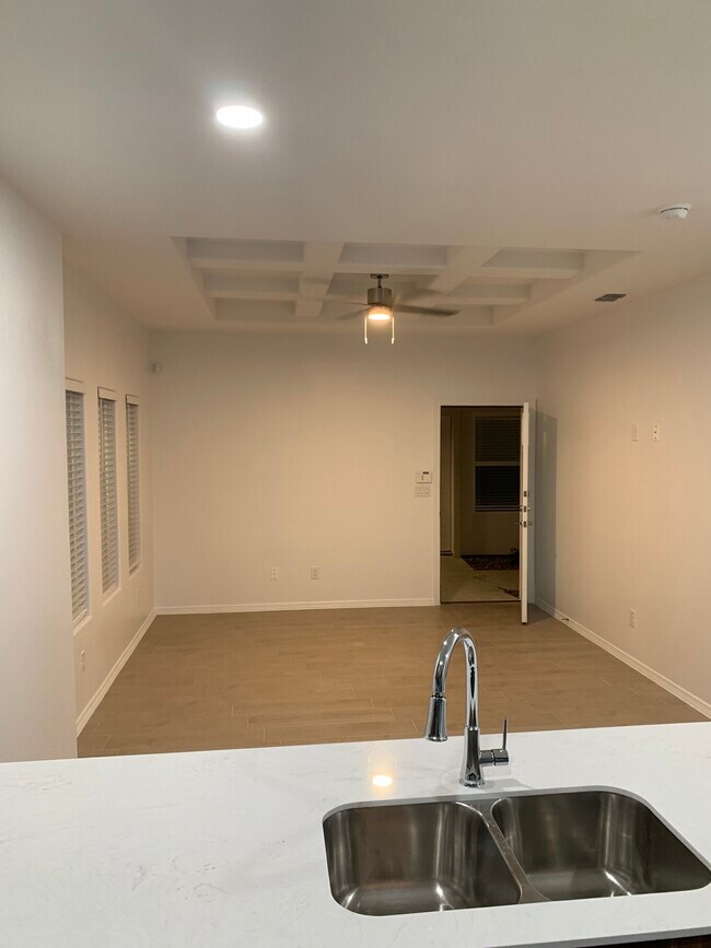 Sala de estar - 918 N Spruce St