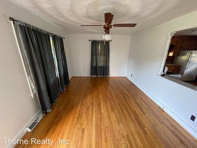 Building Photo - 3 br, 1.5 bath House - 1707 Preston Drive