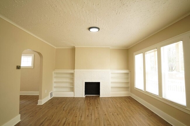 Foto del edificio - Fully Renovated 3-Bedroom Home – Move-In R...