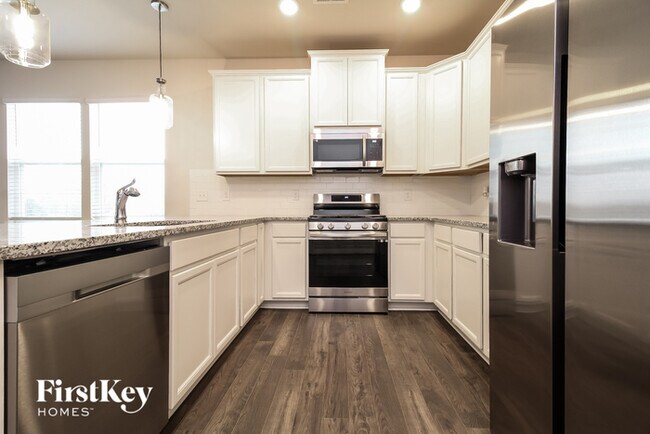 Building Photo - 100 Wild Lily Dr