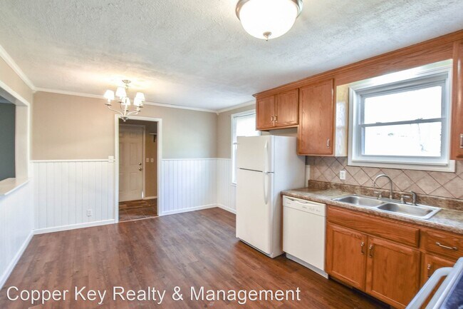 Building Photo - 3 br, 1 bath House - 803 Lutz Lane