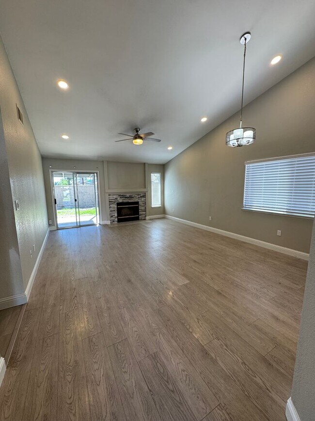 Foto del edificio - Remodeled Silver Creek Beauty