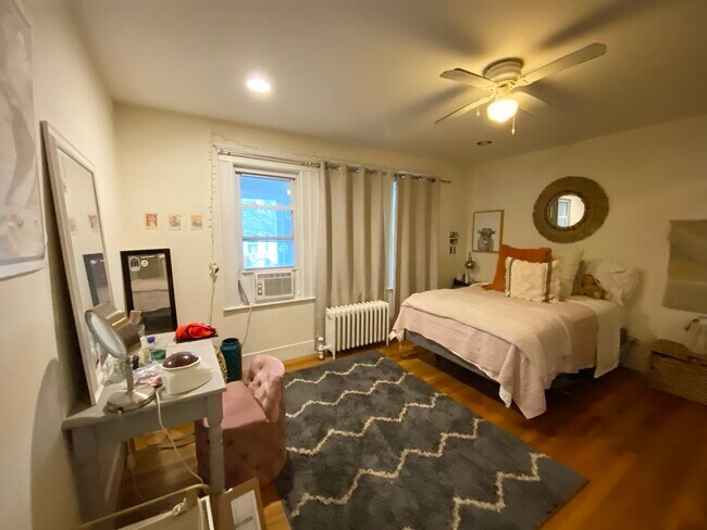 Building Photo - 2 Romsey St