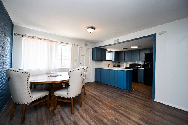 Foto del edificio - 4723 Merwin St