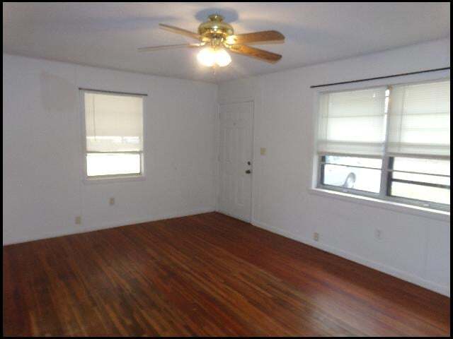 Foto del edificio - 107 S Holly St