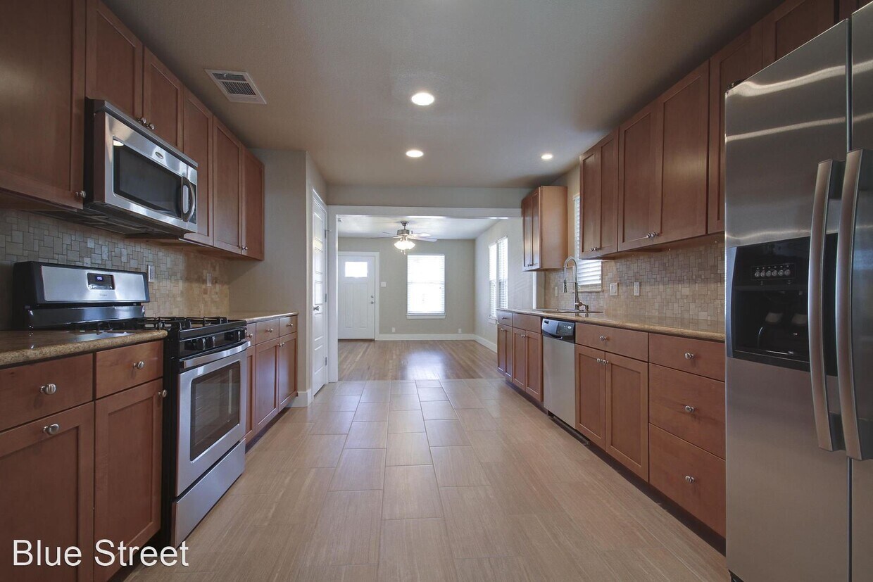 Primary Photo - 6 br, 3 bath House - 2913 Rio Grande Street