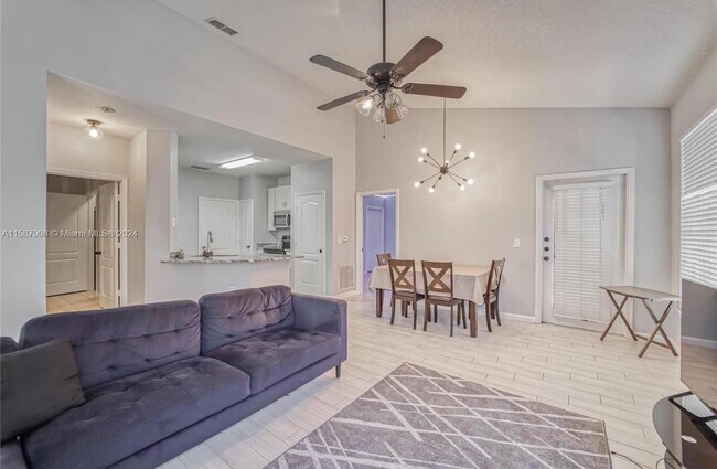 Foto del edificio - 17912 Villa Creek Dr