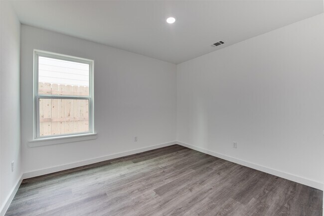 Foto del edificio - 8126 Sterlingshire St