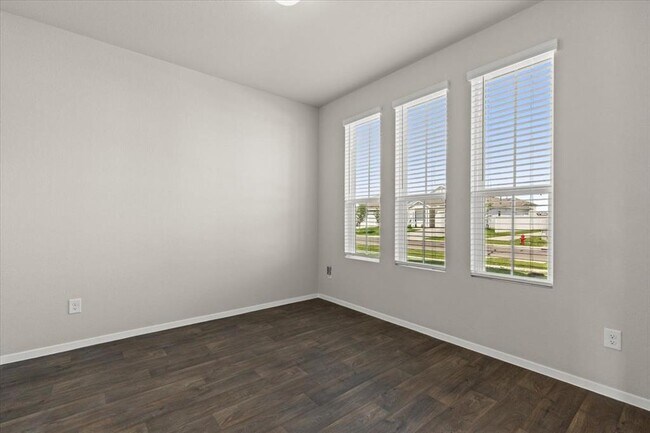 Building Photo - 1296 Teychas Dr