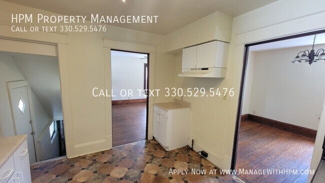 Building Photo - Spacious 5 bedroom house in Akron