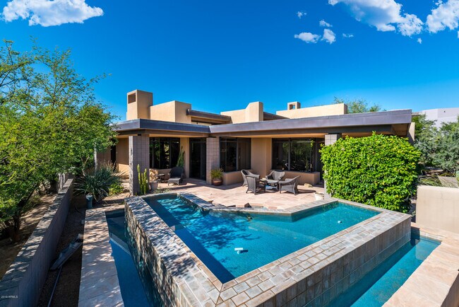 Foto del edificio - 10687 E Fernwood Ln