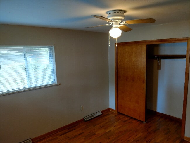 Building Photo - 800 N 10th St