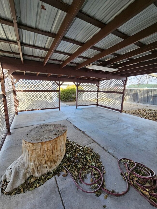 Building Photo - 3 Bedroom, 2 Bathroom Home in Fernley