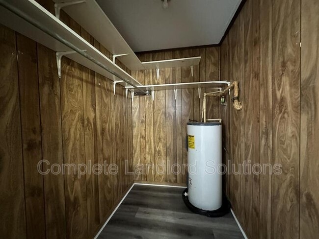 Building Photo - 6948 N 32nd St