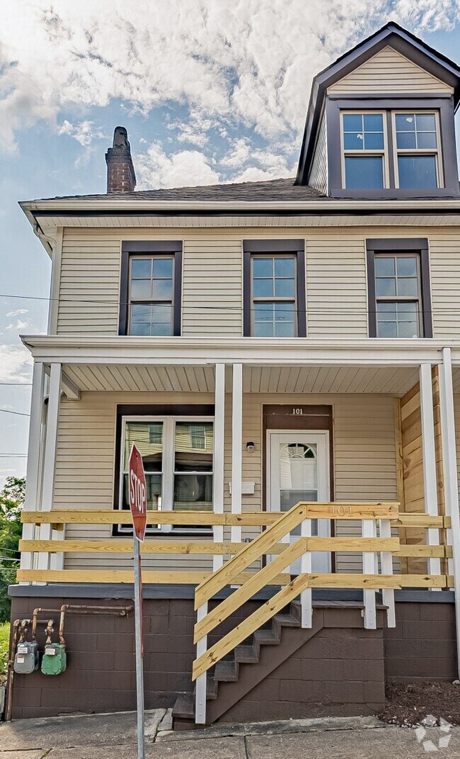 Apartments For Rent in Hyde Park, PA with Hardwood Floors 1 Rentals