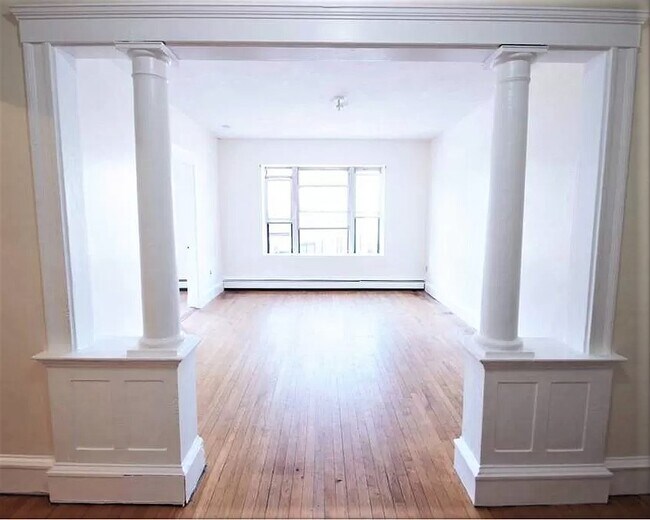 large living area - 366 Centre St