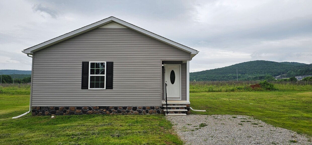 32 Slagtown Rd, Cowan, TN 37318 House Rental in Cowan, TN