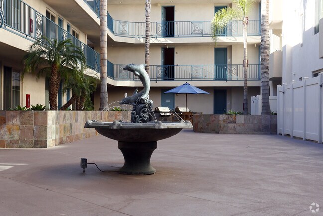 Patio - Del Rey Club