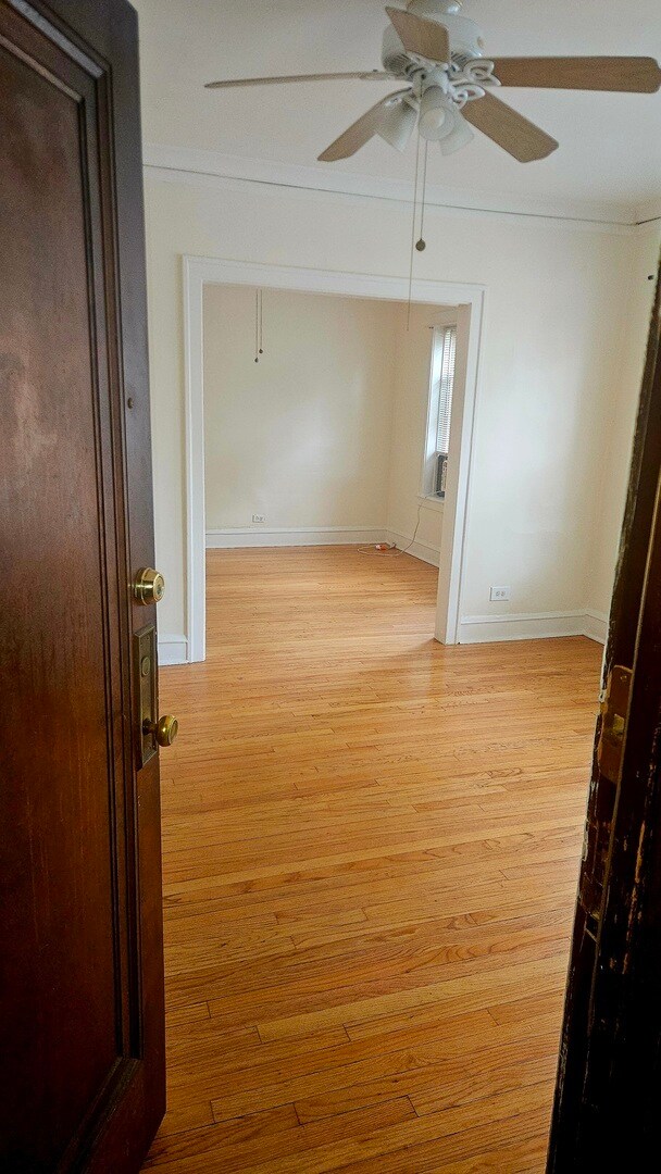 Foto del edificio - 2454 N Kilpatrick Ave
