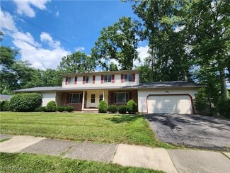 Building Photo - 2407 Hillcrest Dr