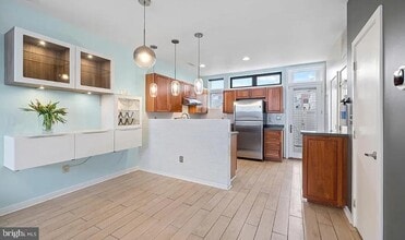 Building Photo - 928 Wallace St