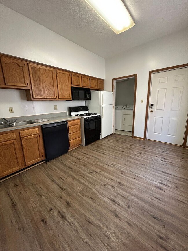 Foto del edificio - 638 N 8th St