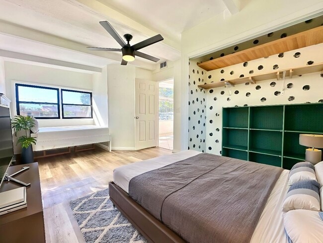 Building Photo - Charming updated 3Bedrooms 1Bath Home in p...