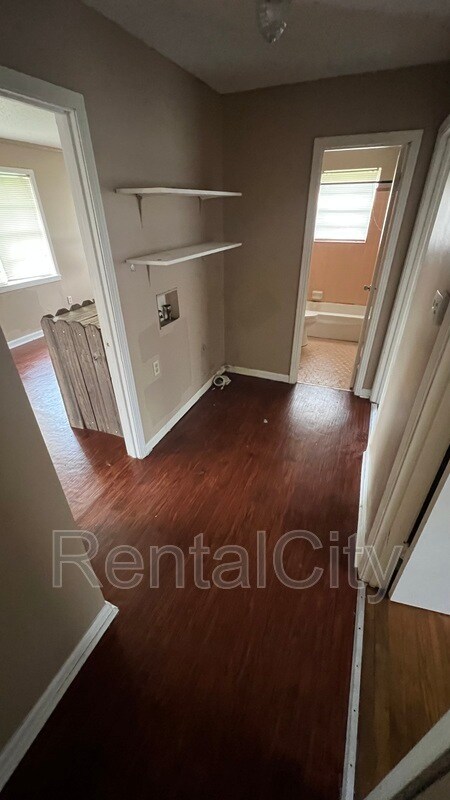 Building Photo - 386 Navy Dr