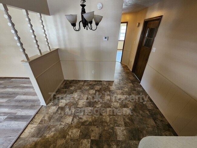 Foto del edificio - 415 W 14th St
