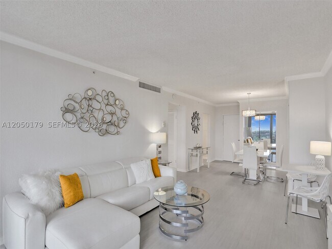Building Photo - 2501 S Ocean Dr