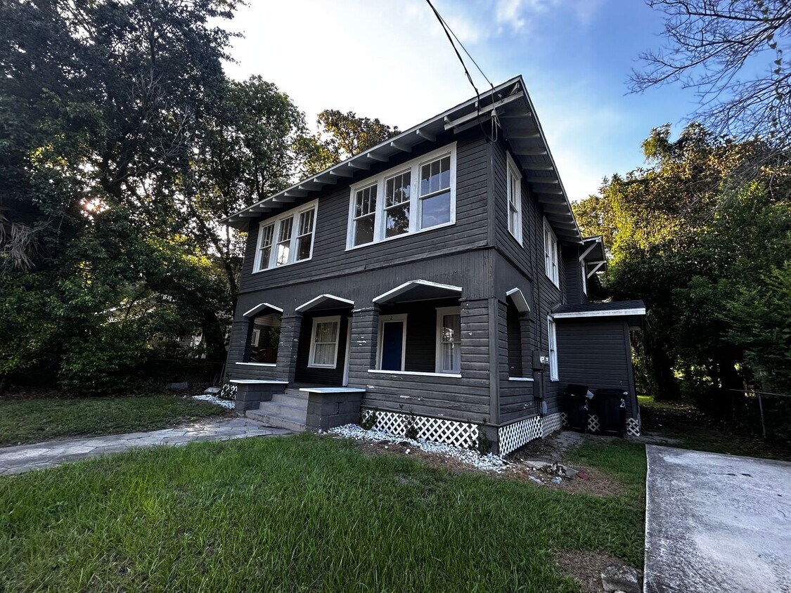 Foto principal - 2561 Rosselle St