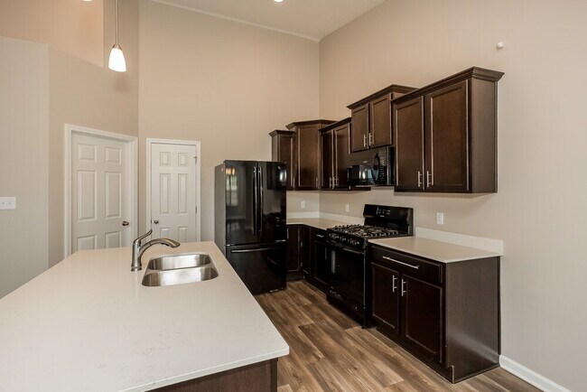 Foto del edificio - 386 Thunderwood Dr