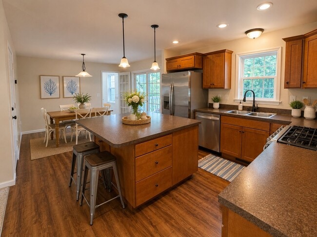 Building Photo - 2094 Fieldcrest Dr