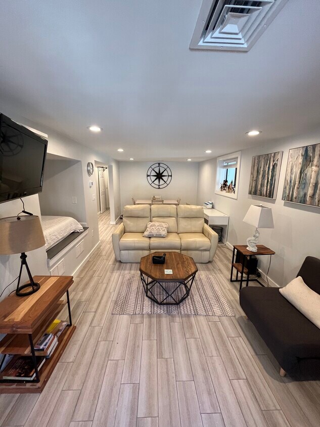 Foto principal - 8 Cutlass Ln