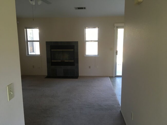 Building Photo - North Churncreek Home