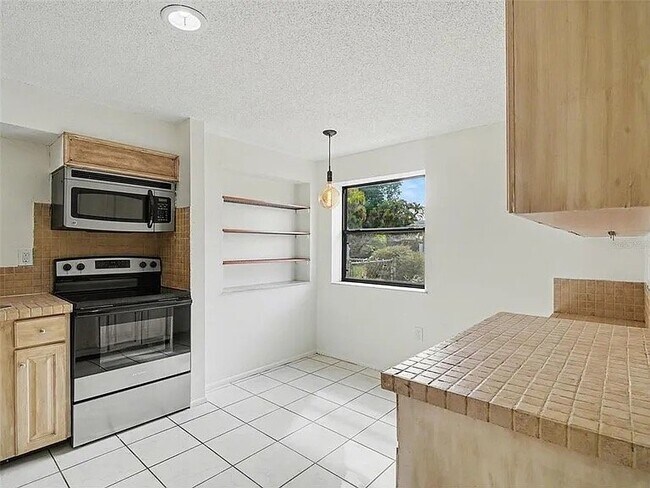 Foto del edificio - 4037 Maverick Ave
