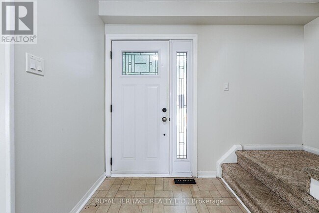 Photo du bâtiment - 586 Creekview Cir