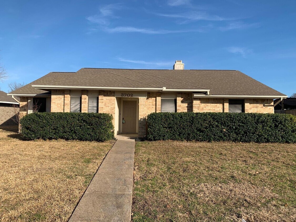 Foto principal - 3702 Bond St