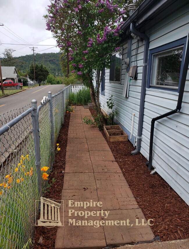 Foto del edificio - 1779 SE Giles St