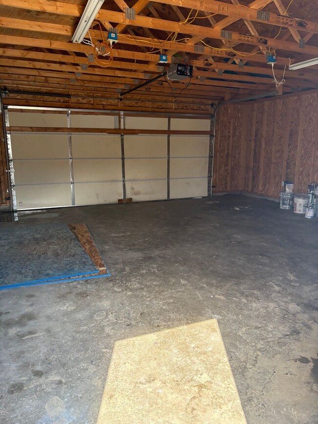 Building Photo - Newly Remodeled Charming 3bd2br Home!!