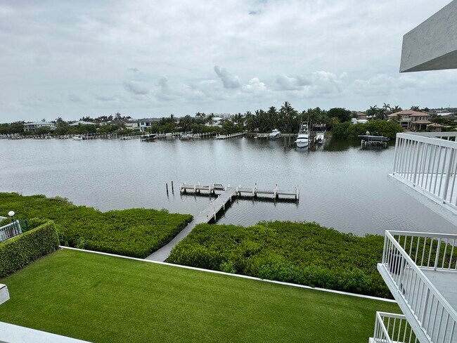 Building Photo - 3501 S Ocean Blvd