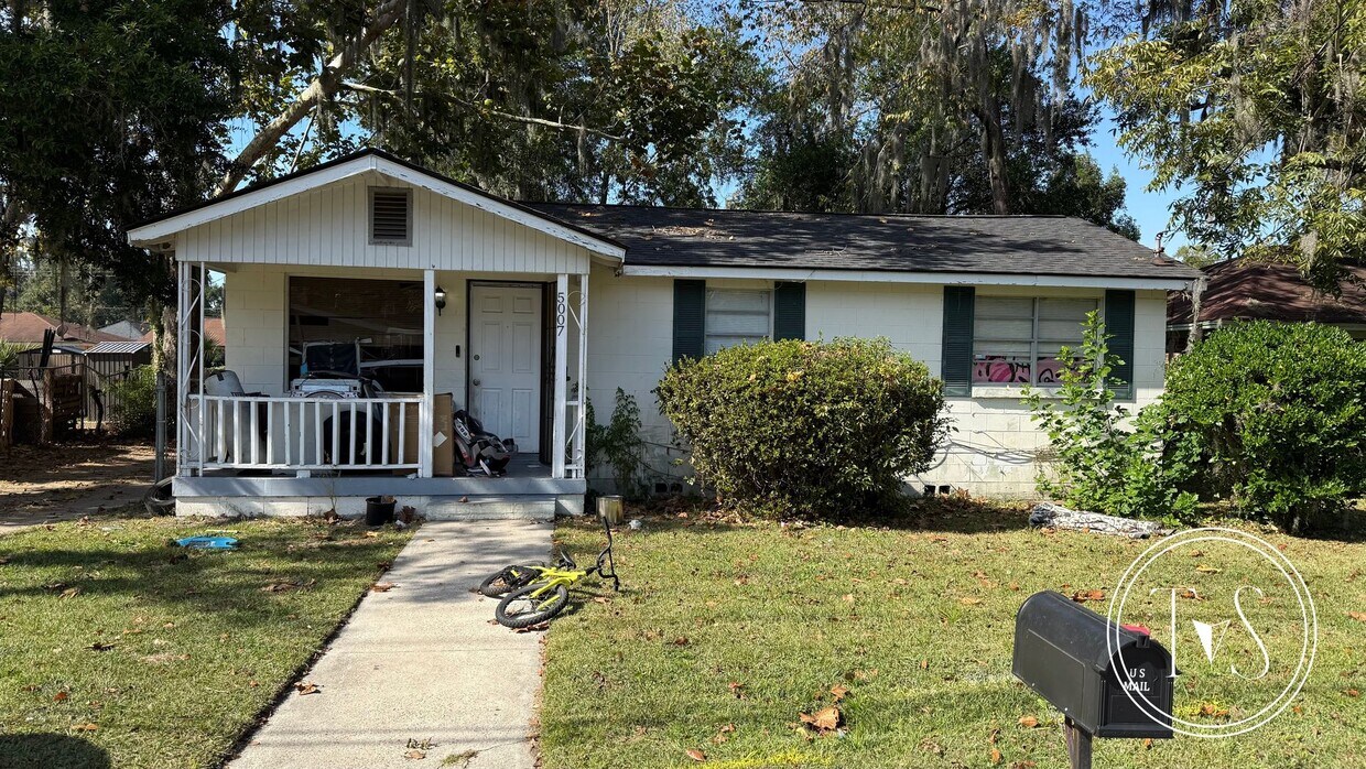 Primary Photo - 5007 Meding St