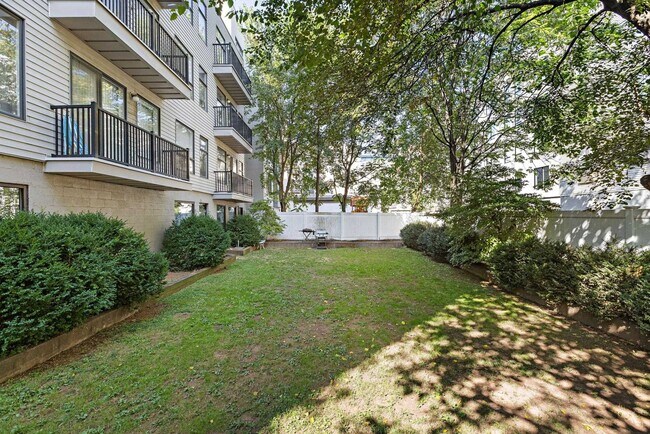 Foto del edificio - 517 Jackson St