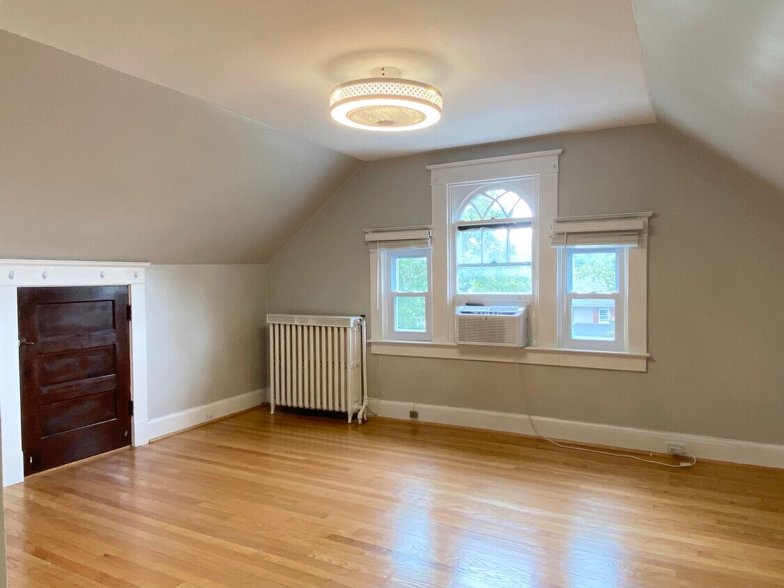 Primary Photo - 706 Brookwood Rd