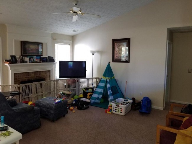 Building Photo - 1102 Dalesford Dr