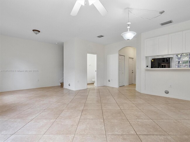Foto del edificio - 4964 SW 128th Ave